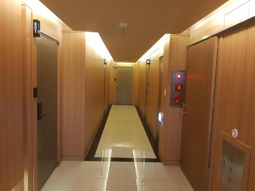 Sky Hotel Чангуон Екстериор снимка