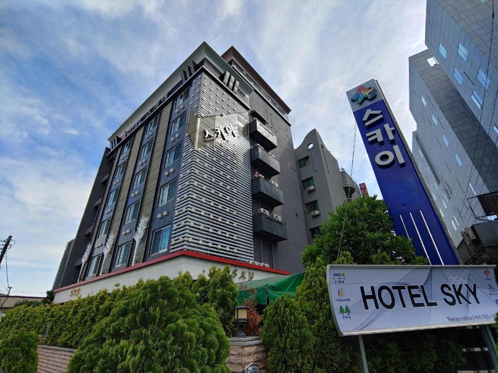 Sky Hotel Чангуон Екстериор снимка