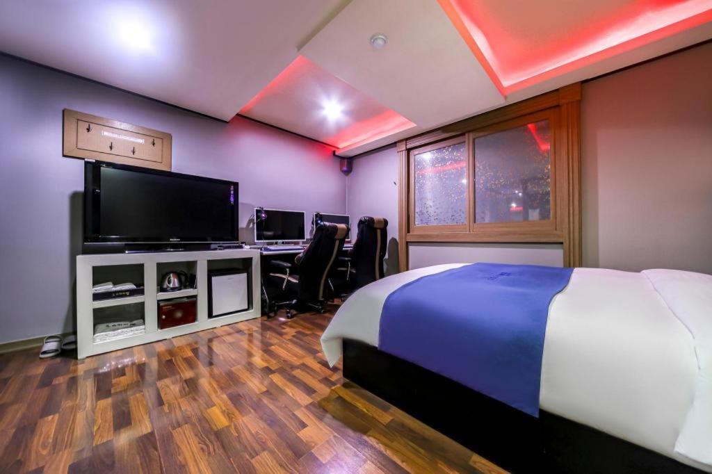 Sky Hotel Чангуон Екстериор снимка