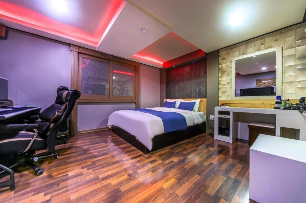 Sky Hotel Чангуон Екстериор снимка