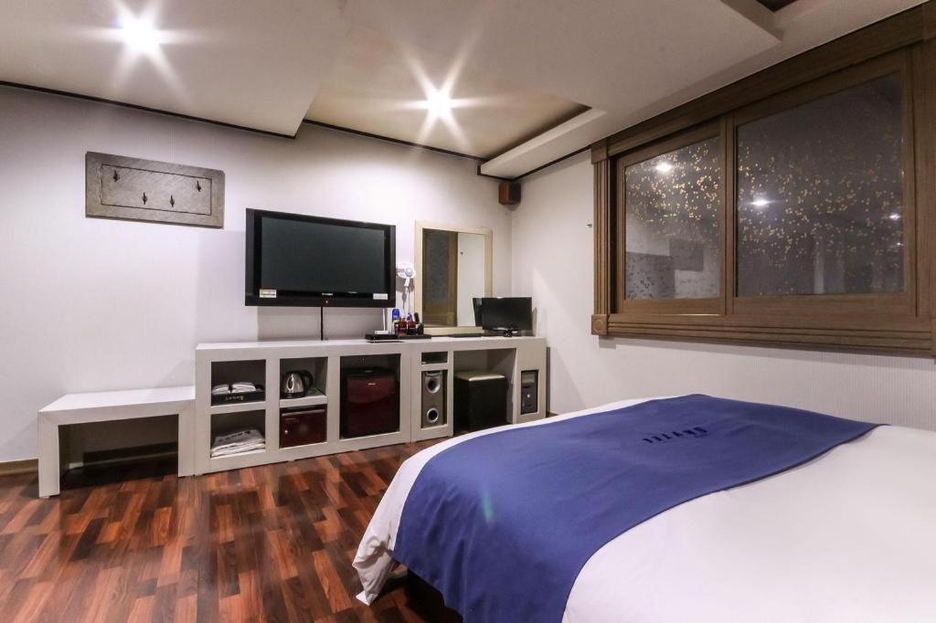 Sky Hotel Чангуон Екстериор снимка