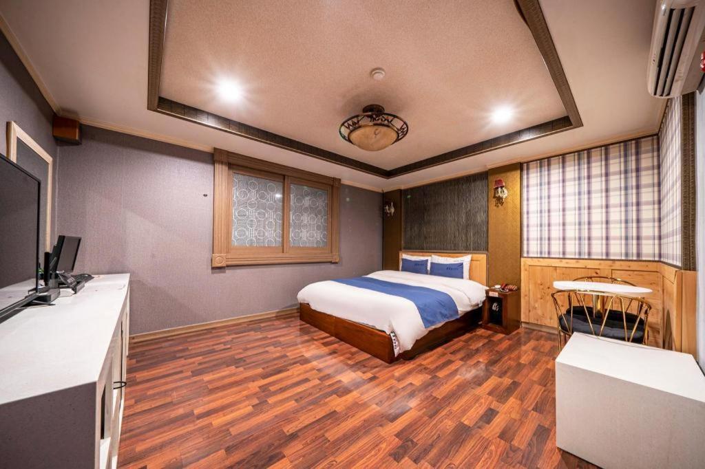 Sky Hotel Чангуон Екстериор снимка