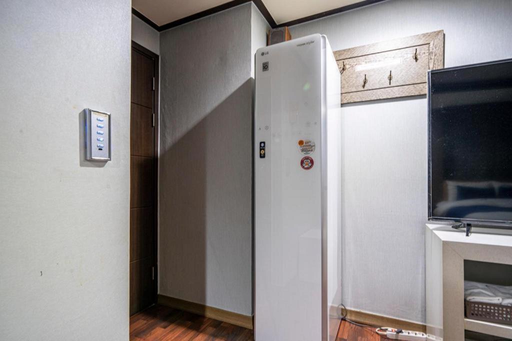 Sky Hotel Чангуон Екстериор снимка