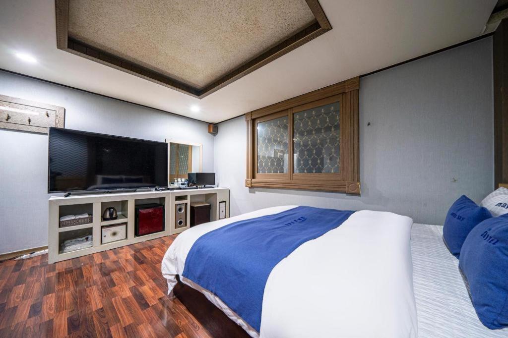 Sky Hotel Чангуон Екстериор снимка