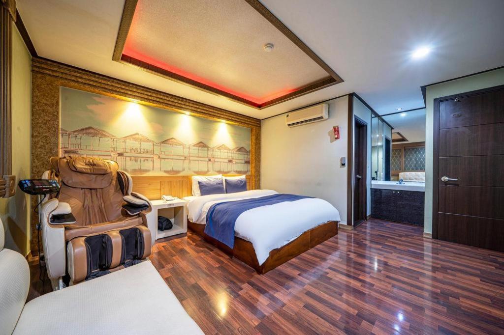 Sky Hotel Чангуон Екстериор снимка