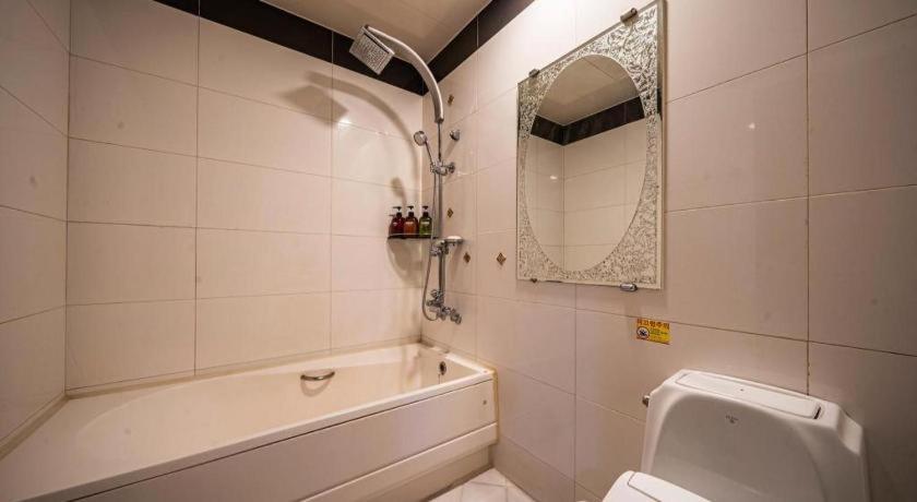 Sky Hotel Чангуон Екстериор снимка