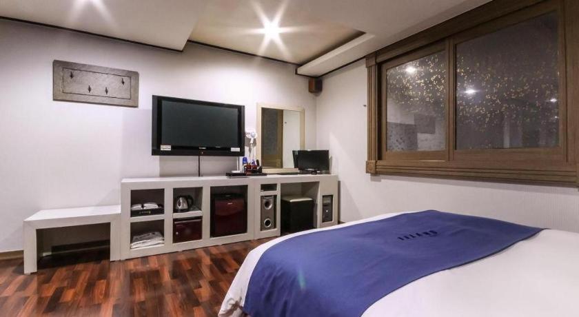 Sky Hotel Чангуон Екстериор снимка