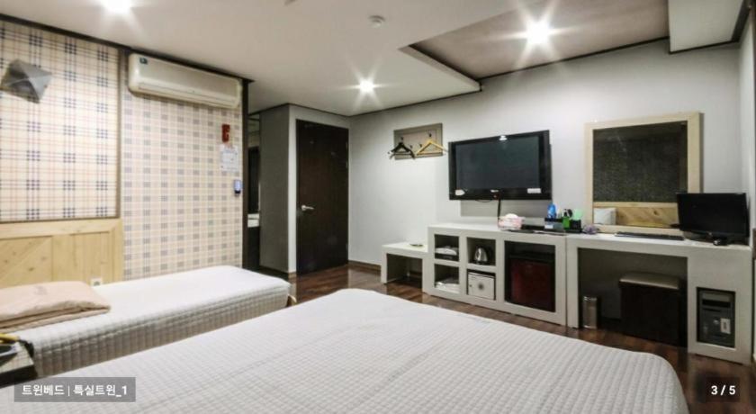 Sky Hotel Чангуон Екстериор снимка