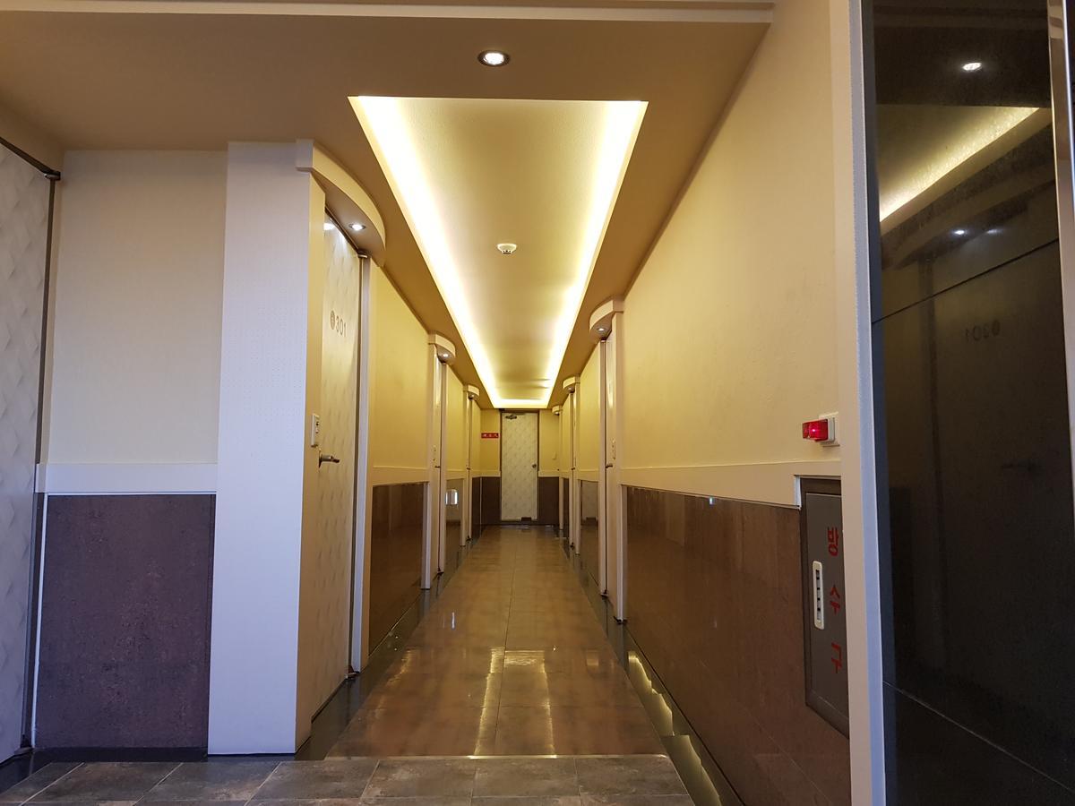 Sky Hotel Чангуон Екстериор снимка